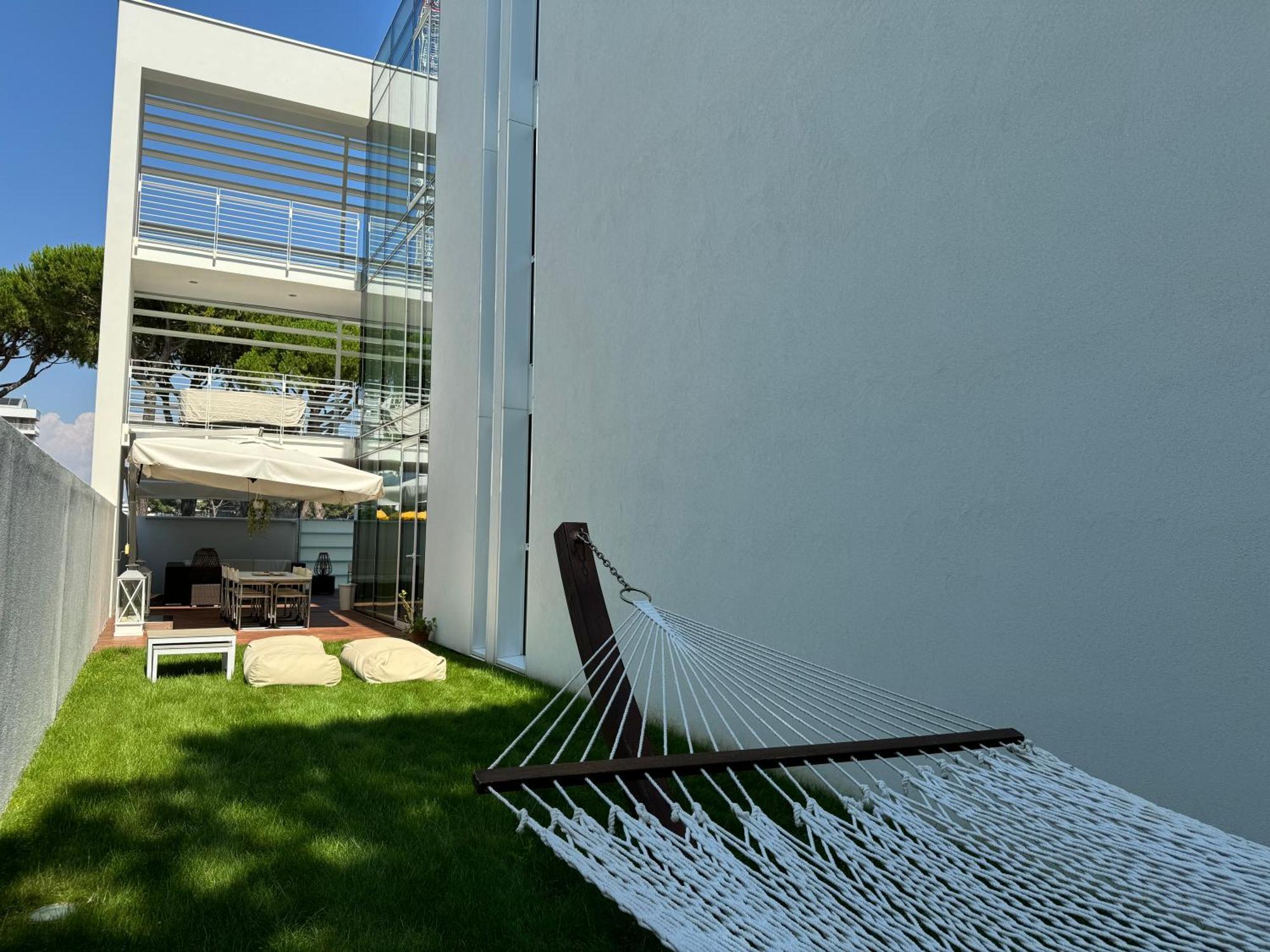 Jldesigndistrict - The Pool *