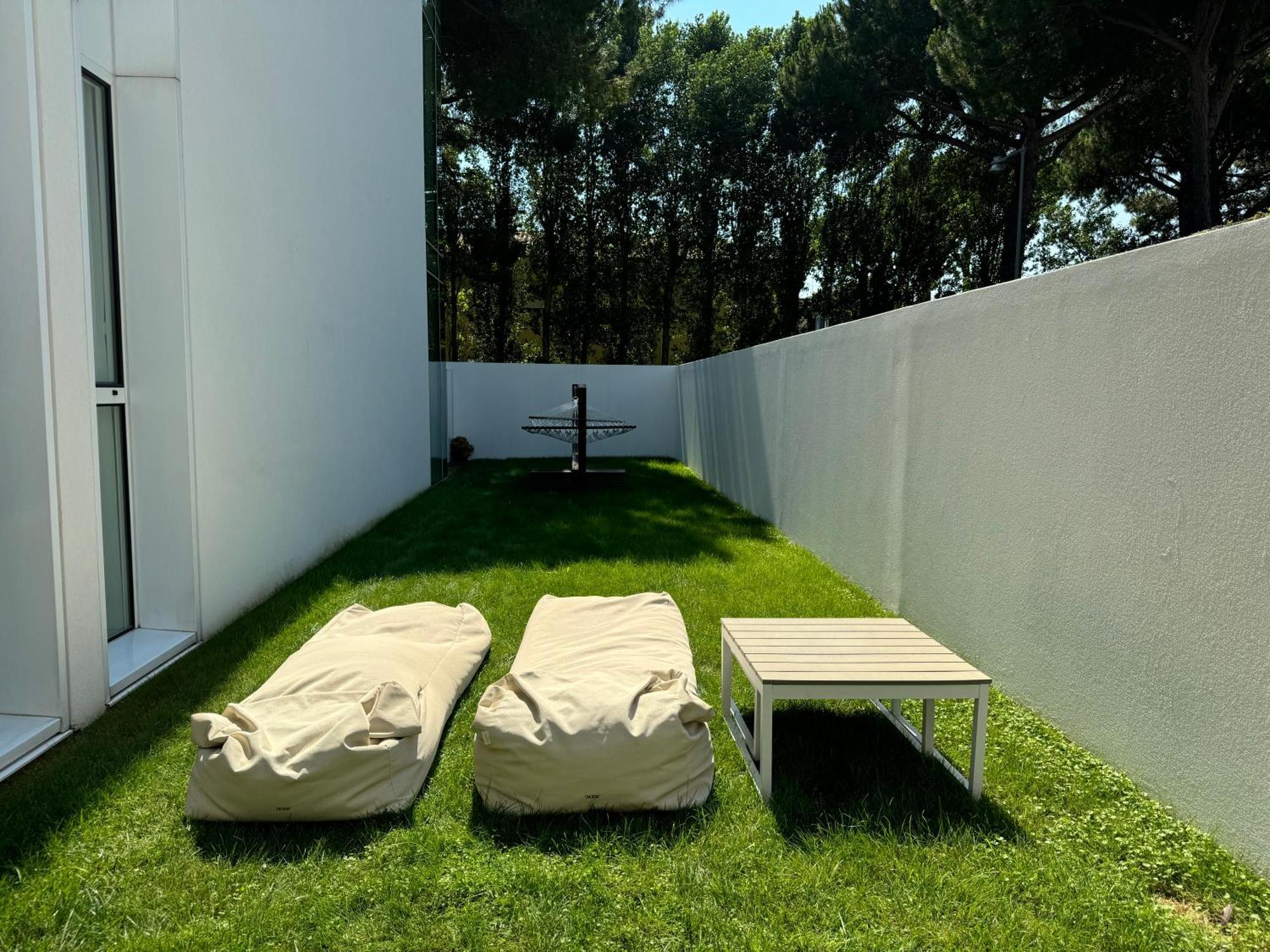Jldesigndistrict - The Pool
