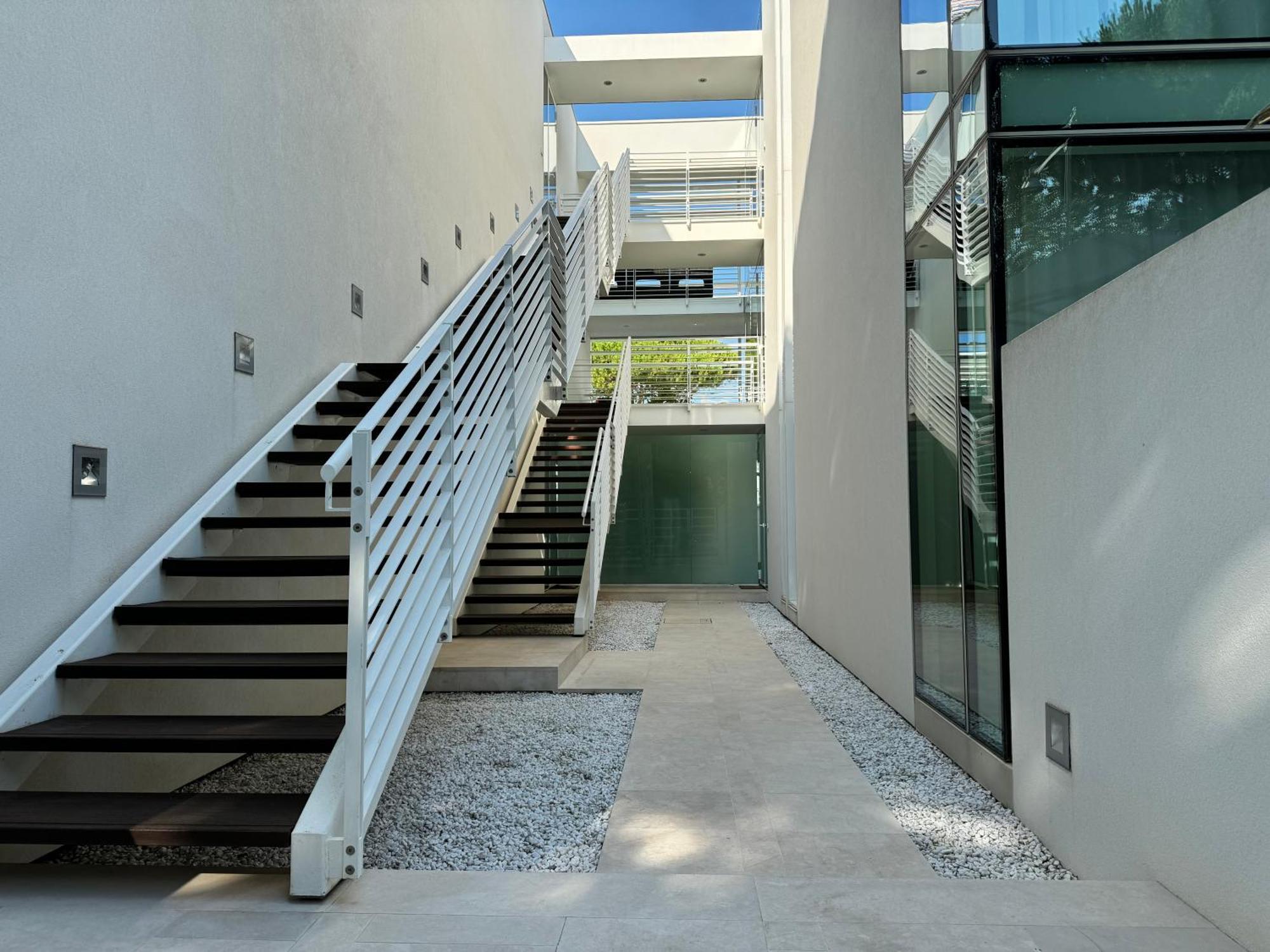 Jldesigndistrict - The Pool * Lido di Jesolo